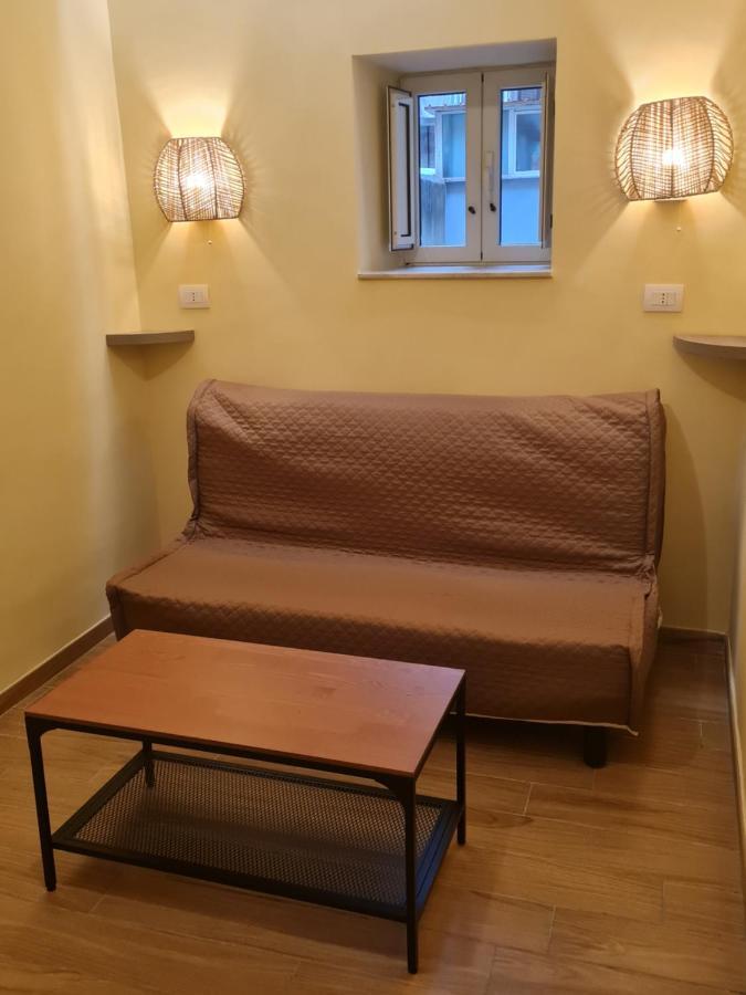 Koas Home Naples Bilik gambar